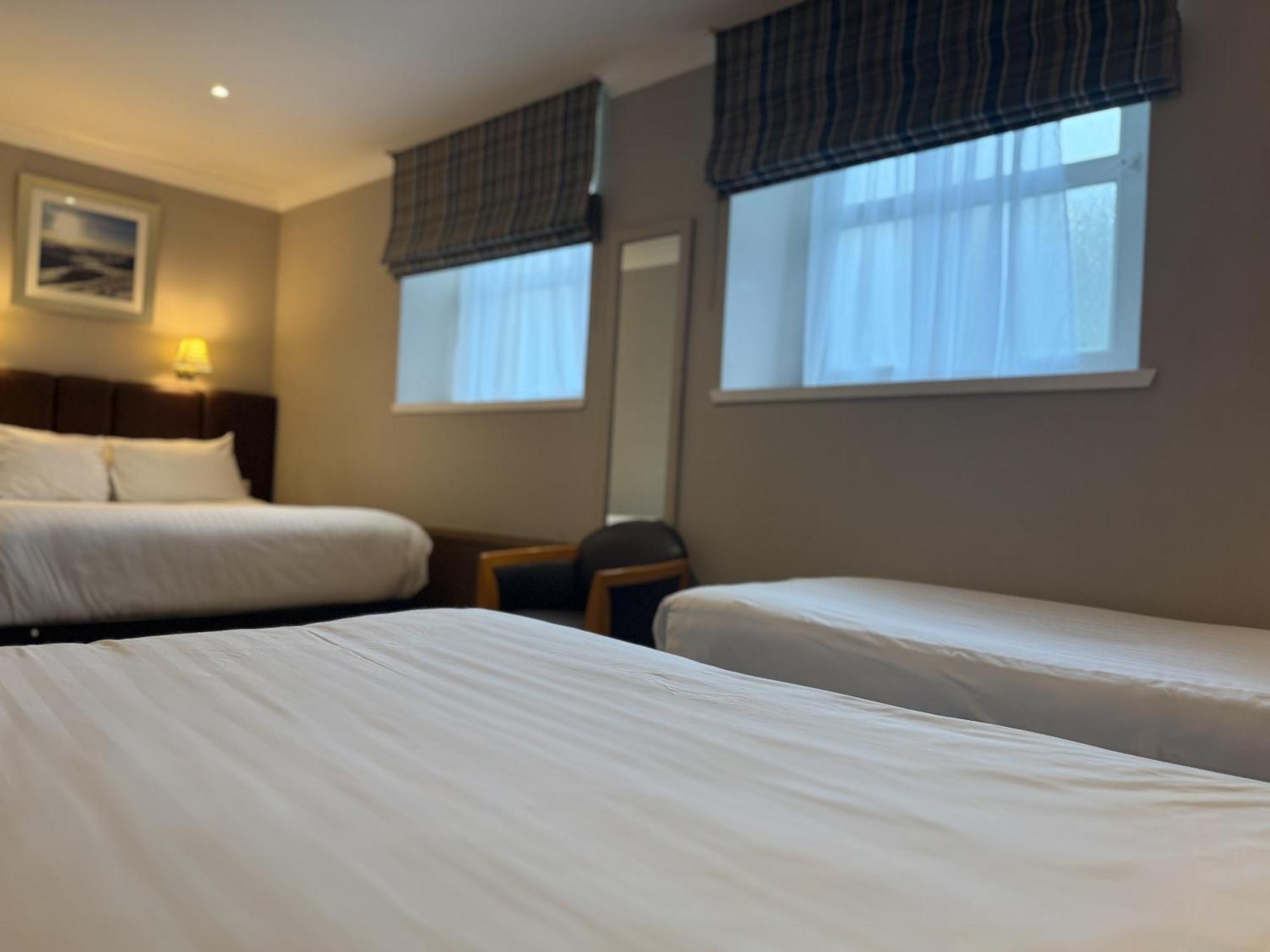 Aberdeen Douglas Hotel Bagian luar foto