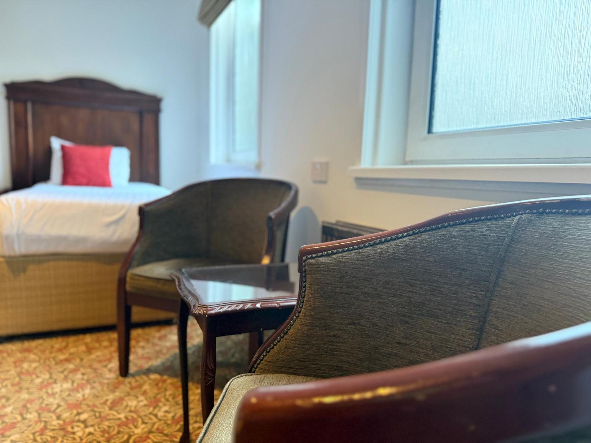 Aberdeen Douglas Hotel Bagian luar foto